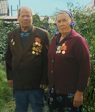 Родители  Василий Григорьевич Сараев и Ефимья Гурьяновна Сараева прожив достойную жизнь они почили друг за другом.